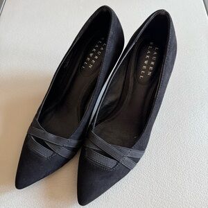 Lauren Blackwell Woman’s Pump | 2.5" heel | Black w detail | Size 6 | Like New